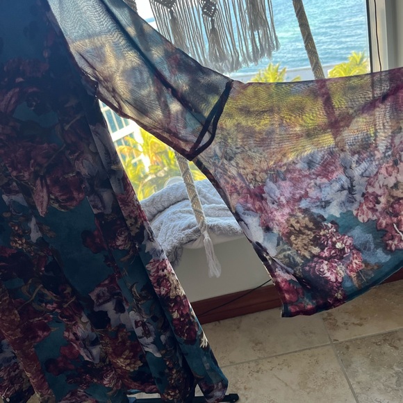 Floral mini - Picture 2 of 3